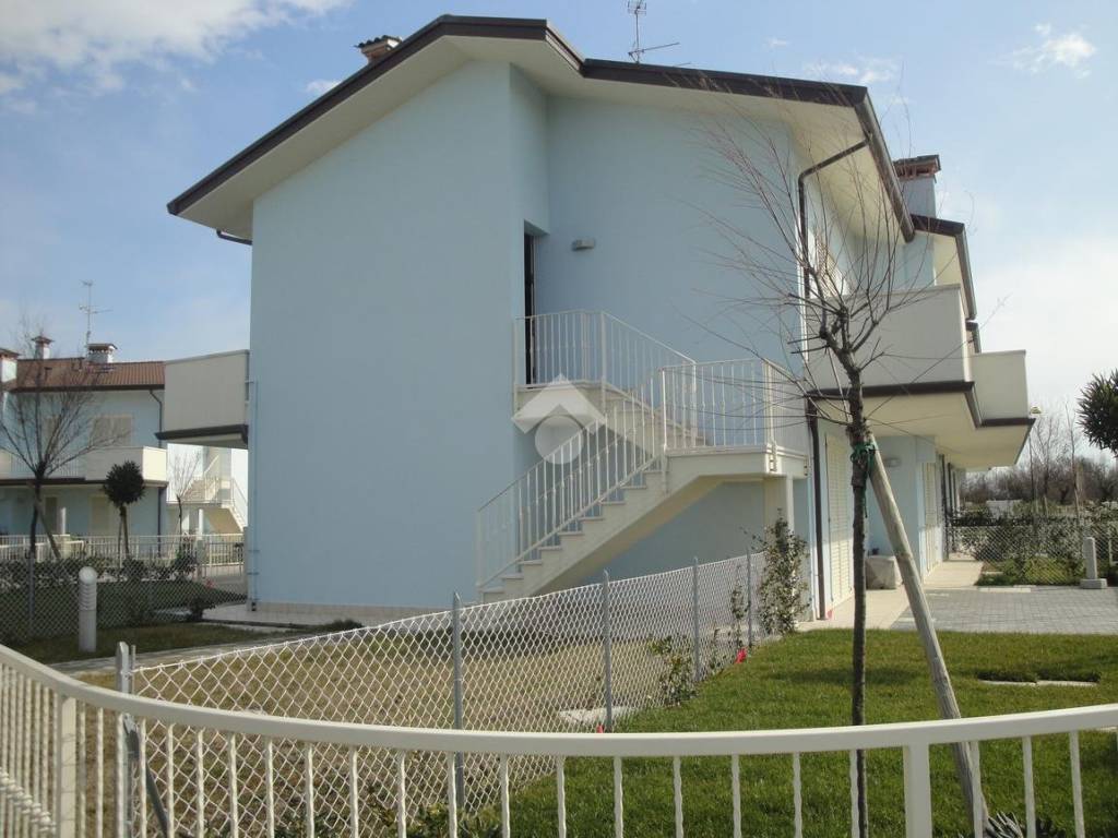appartamento in vendita a Ravenna in zona Lido Adriano