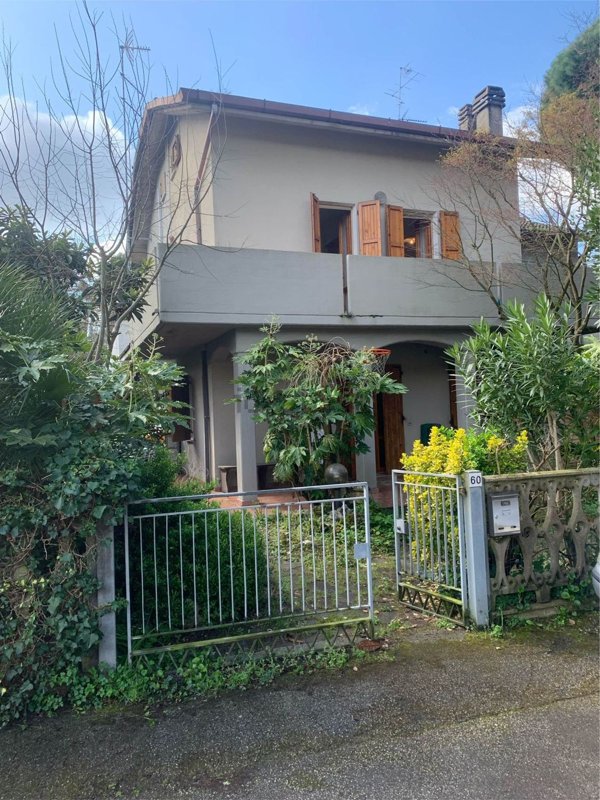 casa indipendente in vendita a Ravenna in zona Lido Adriano