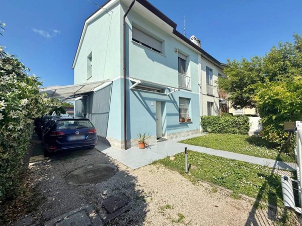 casa indipendente in vendita a Ravenna in zona Piangipane