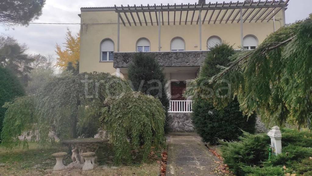 casa indipendente in vendita a Ravenna in zona Mezzano