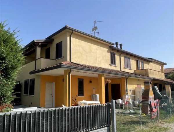 casa indipendente in vendita a Ravenna in zona Filetto