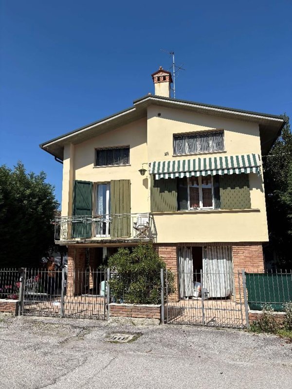 casa indipendente in vendita a Ravenna in zona Centro Storico