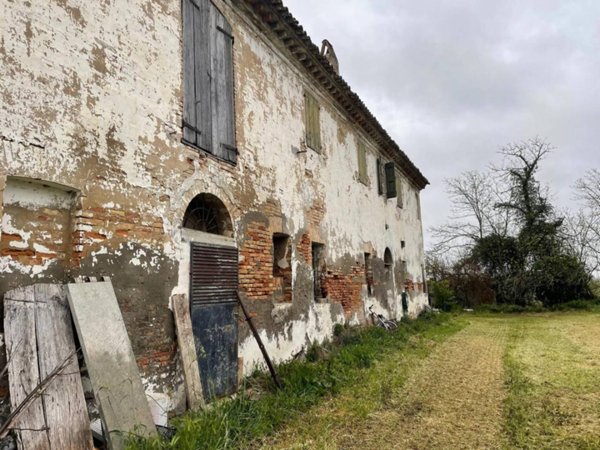 casa indipendente in vendita a Ravenna in zona Ragone