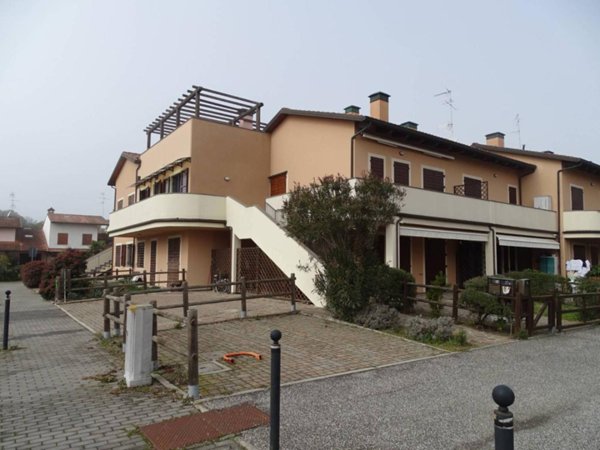 casa indipendente in vendita a Ravenna in zona Casal Borsetti