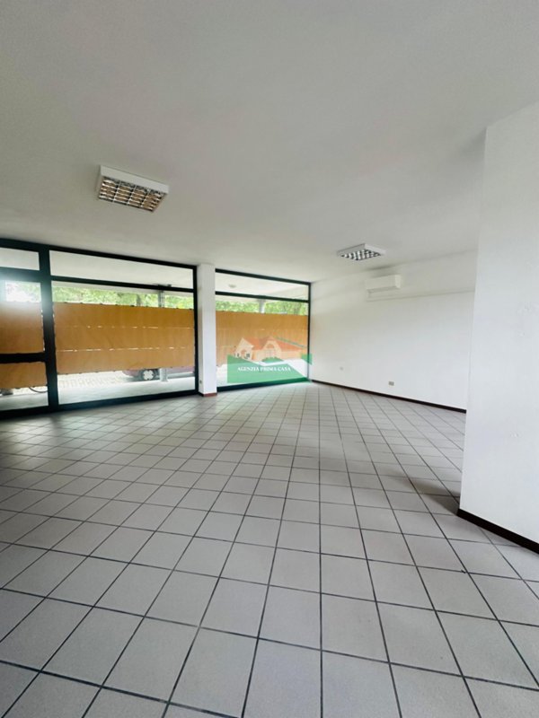ufficio in vendita a Ravenna in zona Classe