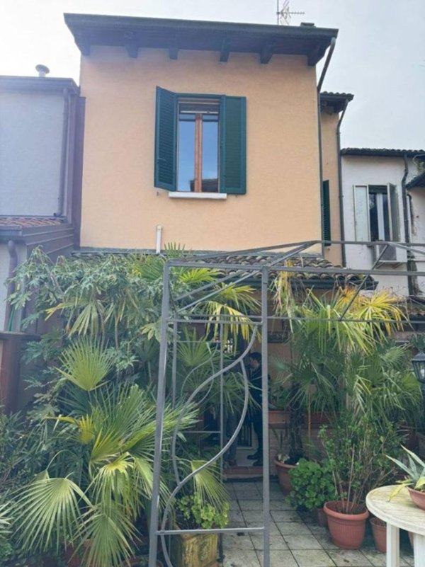 casa indipendente in vendita a Ravenna in zona Centro Storico
