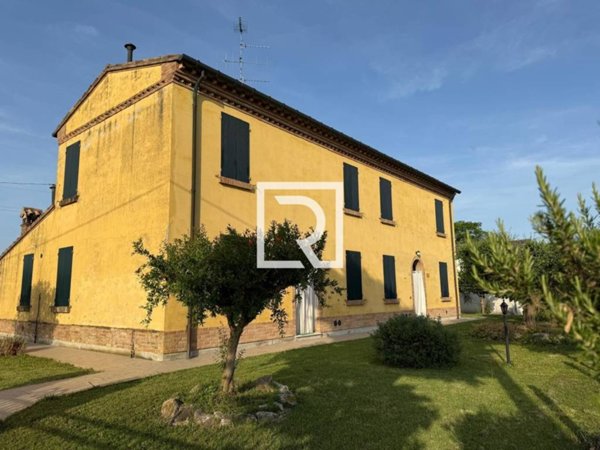 casa indipendente in vendita a Ravenna in zona Gambellara
