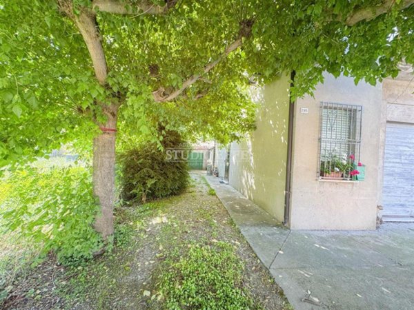 casa indipendente in vendita a Ravenna in zona Classe