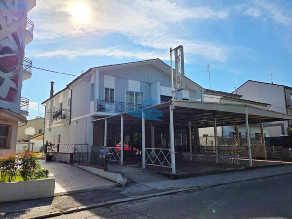 appartamento in vendita a Ravenna in zona Punta Marina Terme