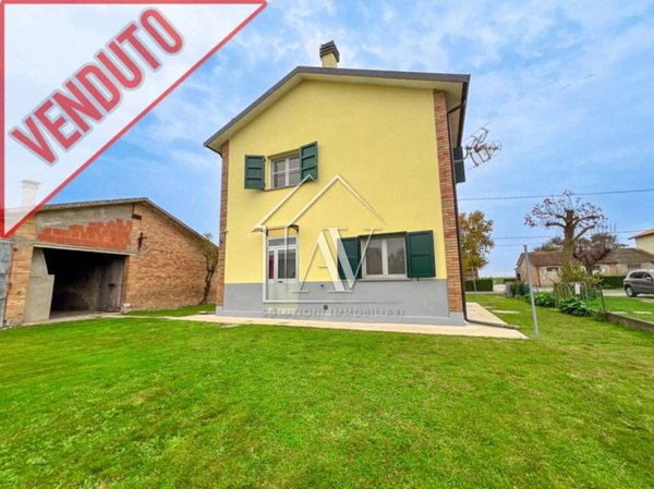 casa indipendente in vendita a Ravenna in zona San Zaccaria