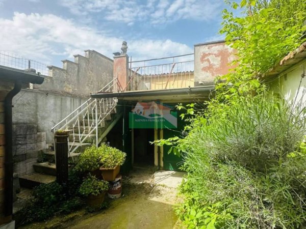 casa indipendente in vendita a Ravenna in zona Centro Storico