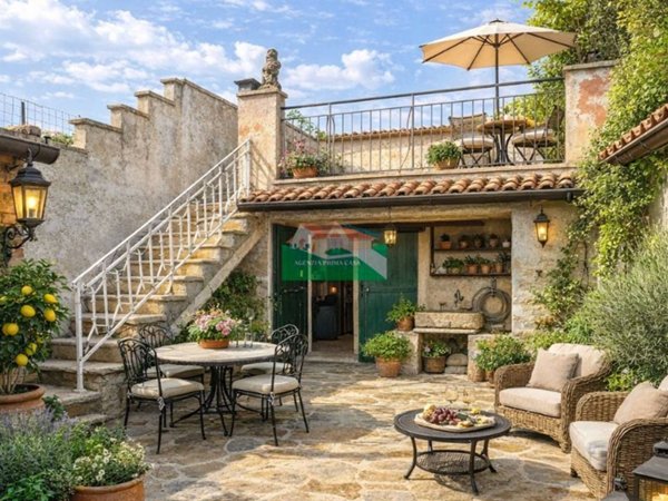 casa indipendente in vendita a Ravenna in zona Centro Storico