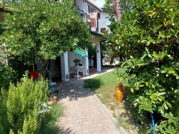 casa indipendente in vendita a Ravenna in zona Casal Borsetti