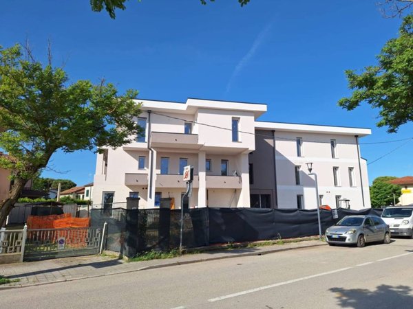 appartamento in vendita a Ravenna in zona Lido Adriano