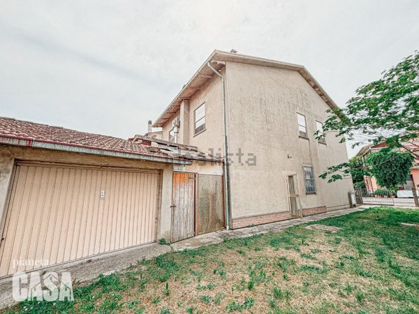 casa indipendente in vendita a Ravenna in zona Santo Stefano