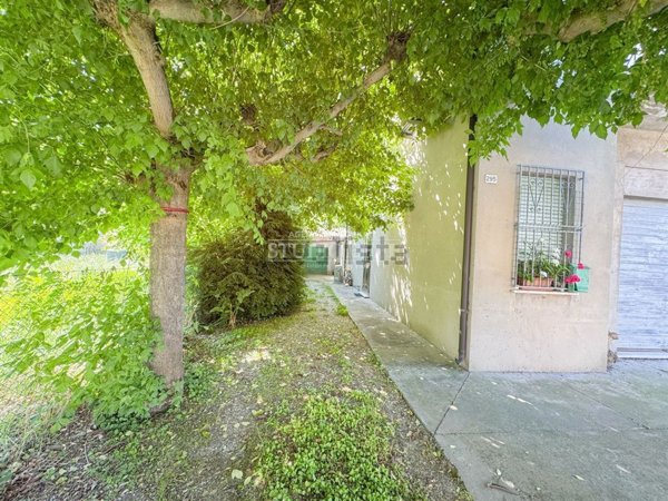 casa indipendente in vendita a Ravenna in zona Santerno