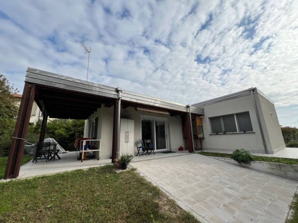 casa indipendente in vendita a Ravenna in zona Centro Storico