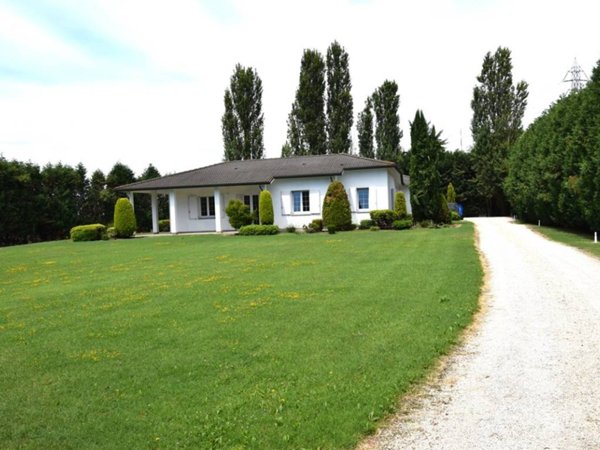 casa indipendente in vendita a Ravenna in zona Mezzano