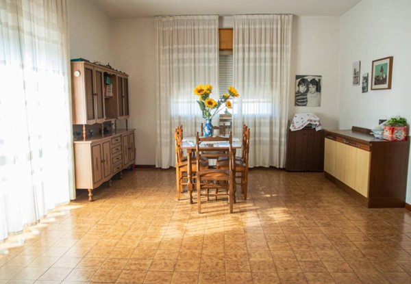 casa indipendente in vendita a Ravenna in zona Mezzano