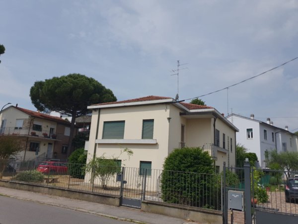 casa indipendente in vendita a Ravenna