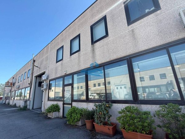 capannone in vendita a Ravenna in zona Ponte Nuovo