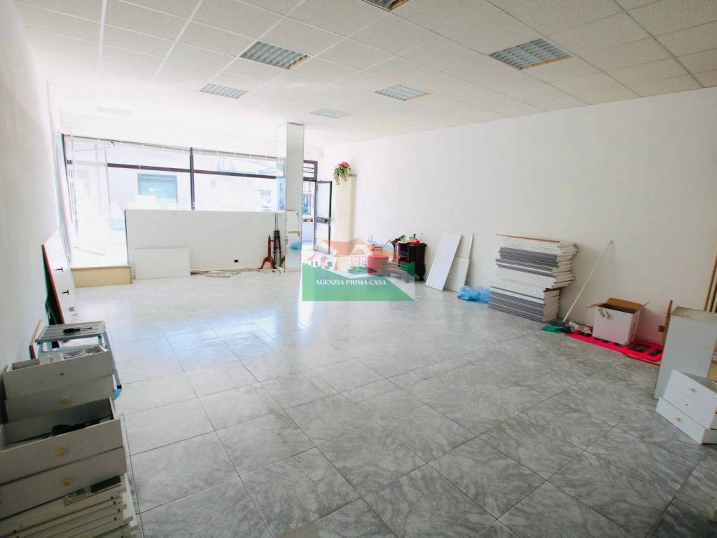 locale commerciale in vendita a Ravenna in zona Classe