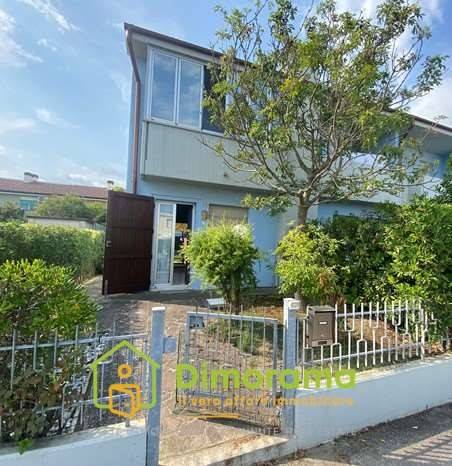 casa indipendente in vendita a Ravenna in zona Lido Adriano