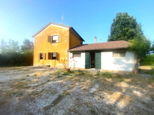 casa indipendente in vendita a Ravenna in zona Castiglione di Ravenna