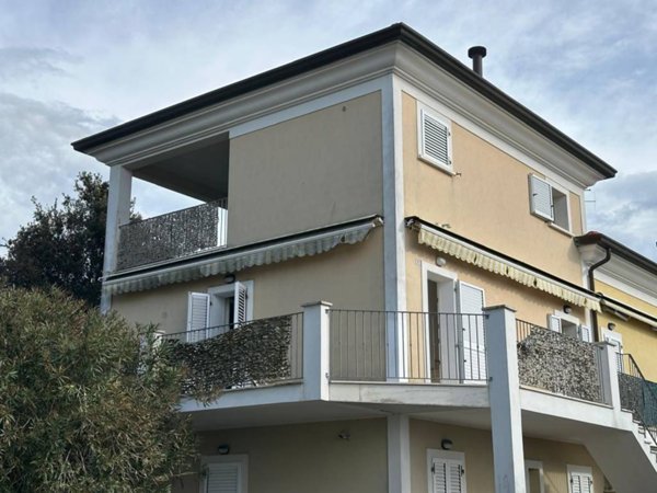 casa indipendente in vendita a Ravenna in zona Lido di Savio