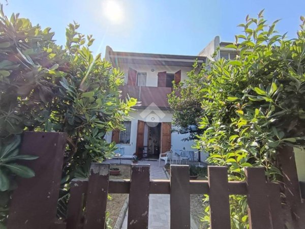 casa indipendente in vendita a Ravenna in zona Lido di Dante