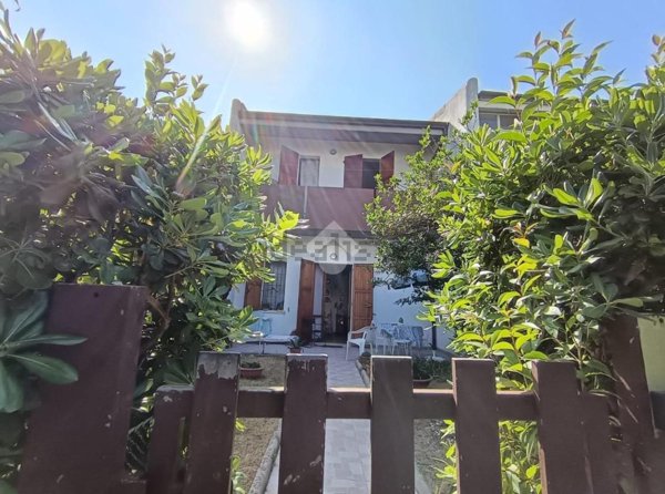 casa indipendente in vendita a Ravenna in zona Lido di Dante