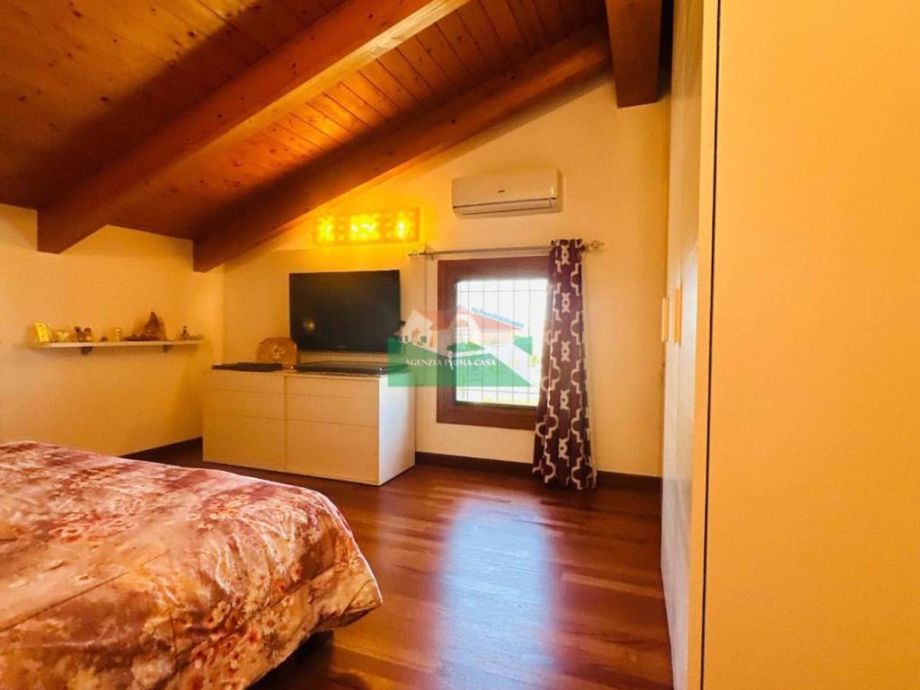 casa indipendente in vendita a Ravenna in zona Mezzano