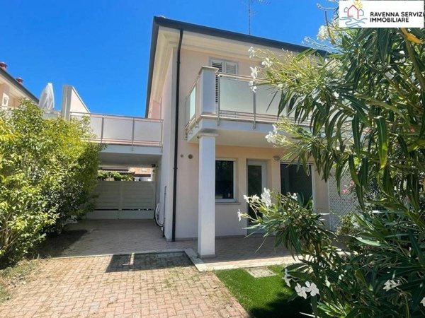 casa indipendente in vendita a Ravenna in zona Marina Romea