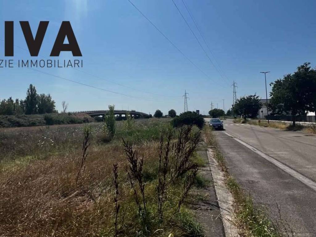 negozio in vendita a Ravenna in zona Fornace Zarattini