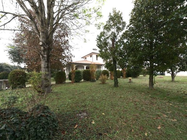 casa indipendente in vendita a Ravenna in zona Mezzano