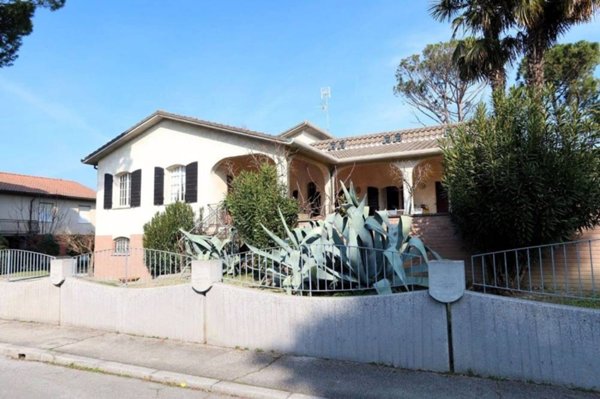casa indipendente in vendita a Ravenna in zona Centro Storico