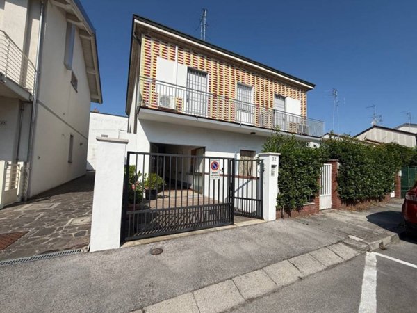 appartamento in vendita a Ravenna in zona Punta Marina Terme