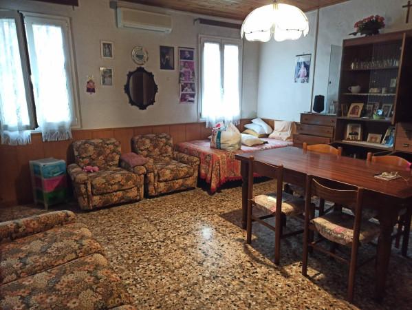 casa indipendente in vendita a Ravenna in zona Centro Storico