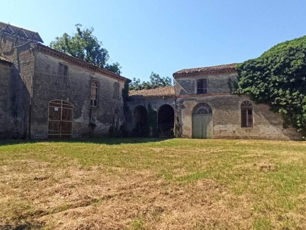 casa indipendente in vendita a Ravenna in zona San Pietro in Vincoli