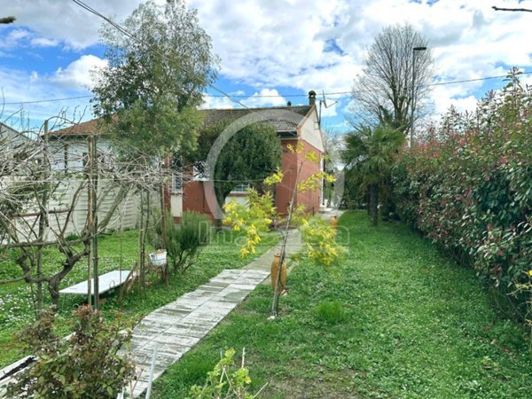 casa indipendente in vendita a Ravenna in zona Savarna / Conventello