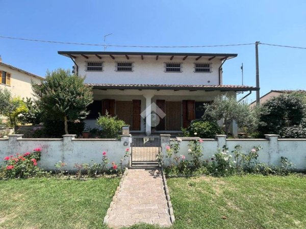 casa indipendente in vendita a Ravenna in zona Classe