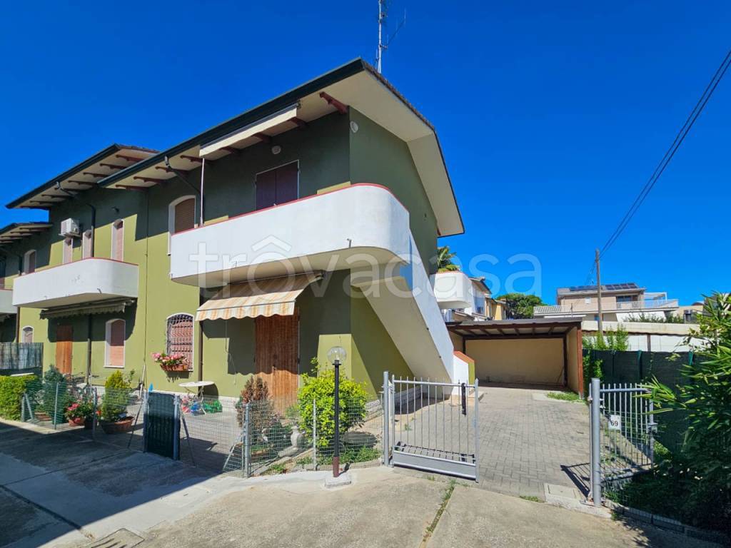 appartamento in vendita a Ravenna in zona Punta Marina Terme