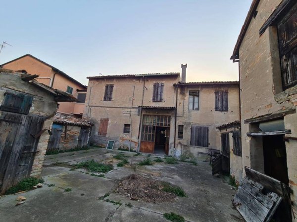 casa indipendente in vendita a Ravenna in zona Centro Storico