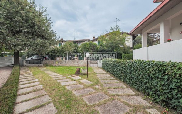 casa indipendente in vendita a Ravenna in zona Ponte Nuovo