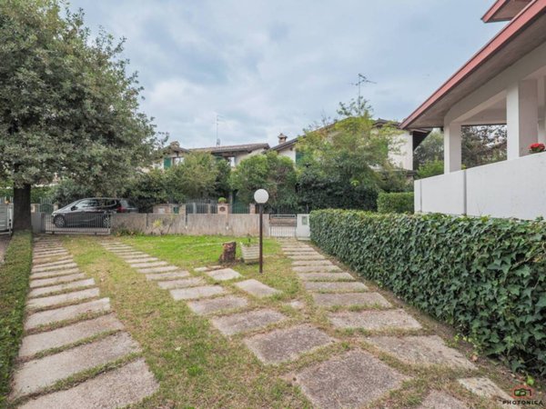 casa indipendente in vendita a Ravenna in zona Ponte Nuovo