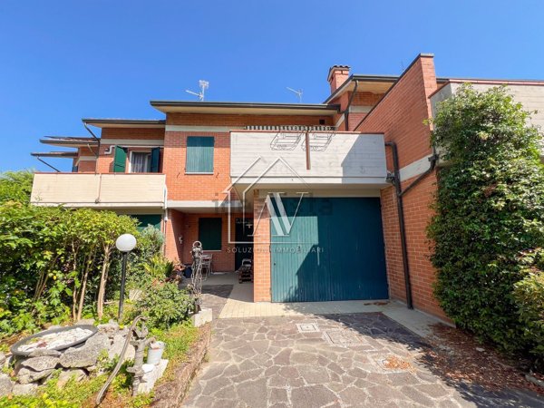 casa indipendente in vendita a Ravenna in zona Borgo Montone