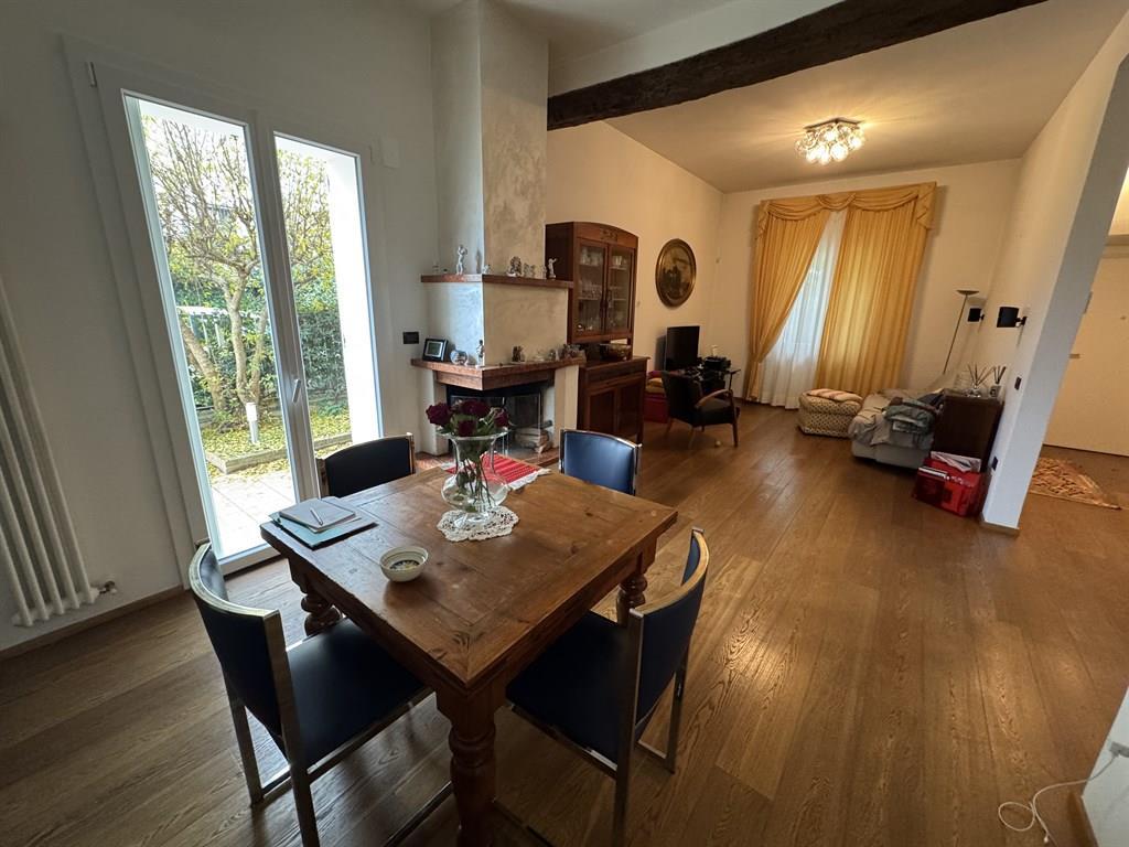 casa indipendente in vendita a Ravenna in zona Centro Storico