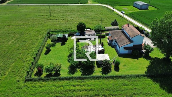 casa indipendente in vendita a Ravenna in zona San Pietro in Trento