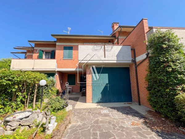 casa indipendente in vendita a Ravenna in zona Borgo Montone