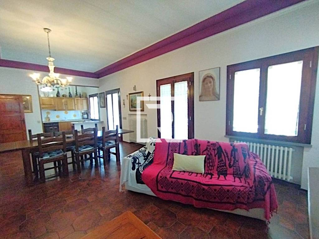 casa indipendente in vendita a Ravenna in zona Lido Adriano